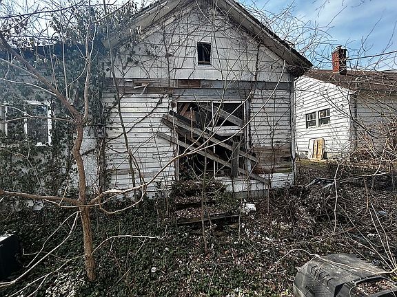 5th image of 806 6th St