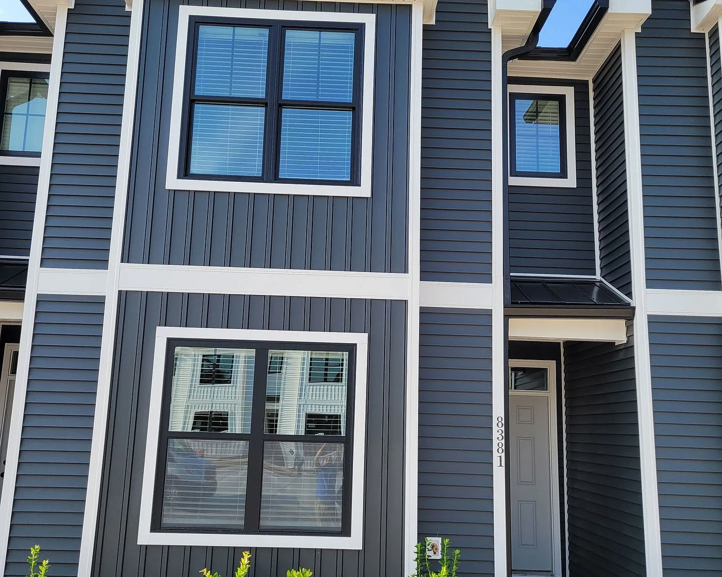 Modern townhome in beautiful Mallory Creek Subdivision — Photo 1