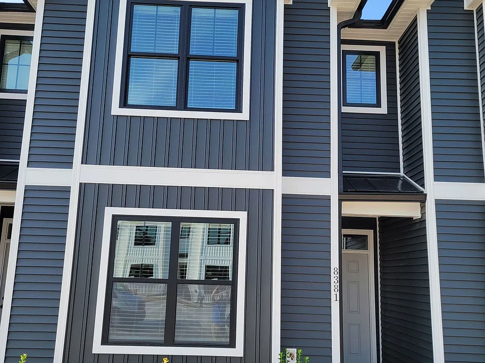 8381 Paramount Point