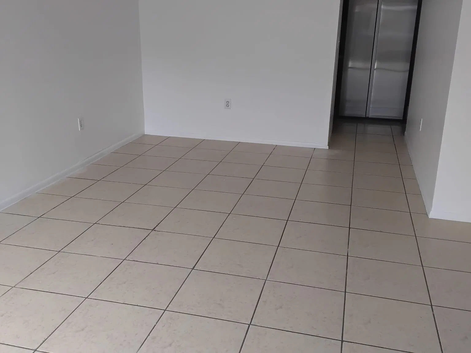 2 bed, 930 sqft, $1,600 — Photo 3