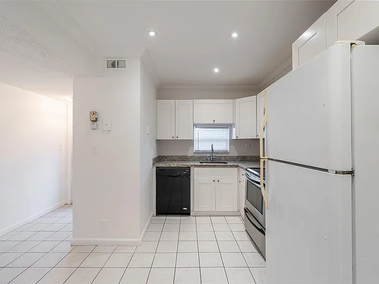 8940 S Hollybrook Blvd #307 — Photo 14