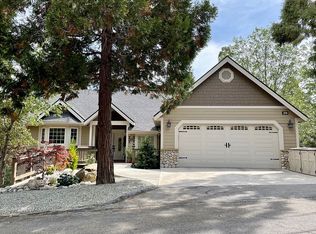370 Rainier Rd, Lake Arrowhead, CA 92352