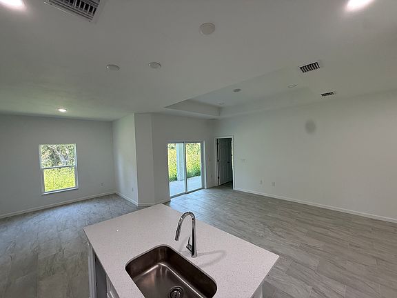 5th image of 2669 Maximo Rd
