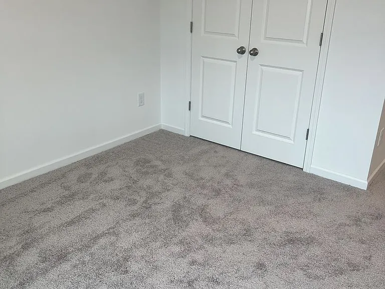 2111 Regal Dr — Photo 25