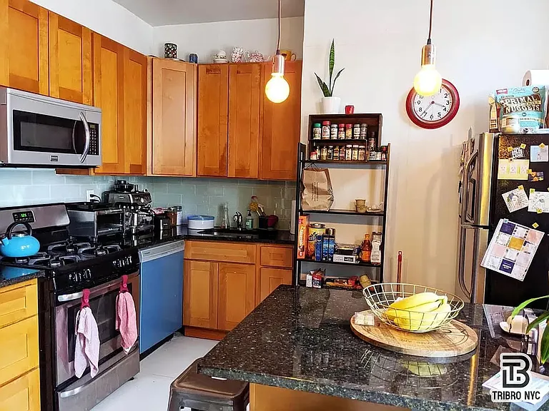 448 Street Nicholass Ave #3A — Photo 2