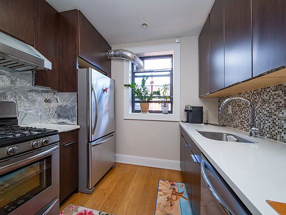 3rd image of 13235 Sanford Ave APT 6K