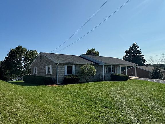 3rd image of 2185 Lincoln Way E
