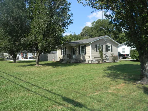 1119 E Grundy St, Tullahoma, TN 37388