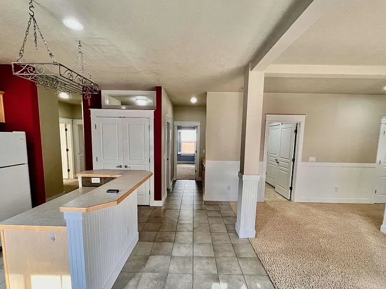 2905 E Pine Hollow Ln — Photo 8
