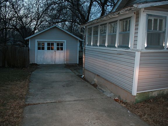 2nd image of 31 S Cottonwood St