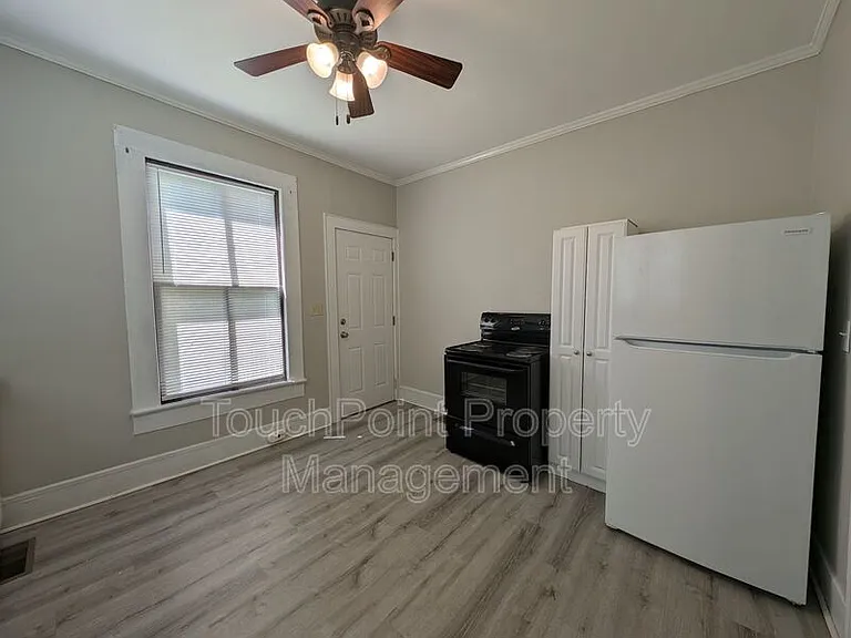 476 Spring St SW — Photo 11