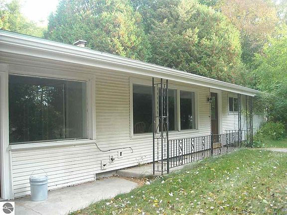 3rd image of 2598 Frankfort Hwy