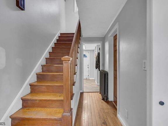 3rd image of 297 Hamilton Pl