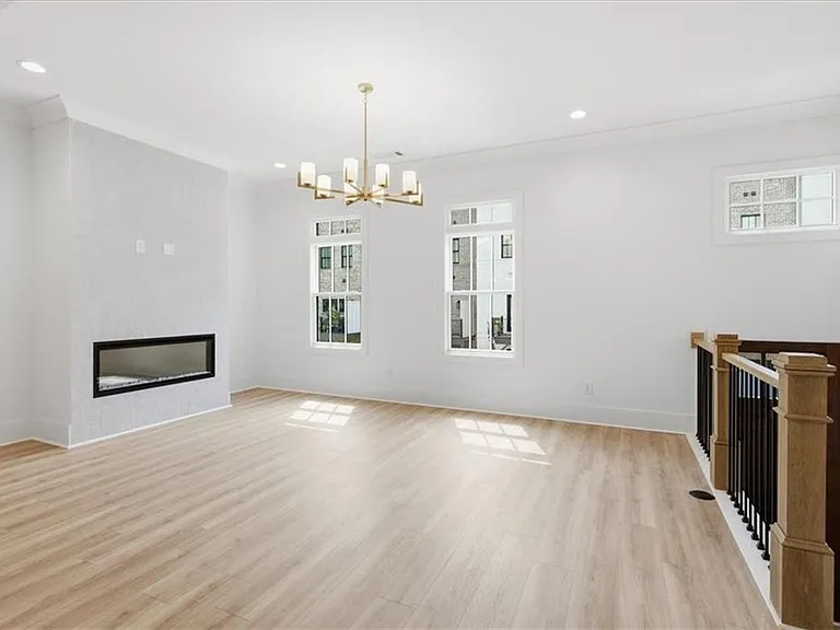 333 Sugarview Rd — Photo 4