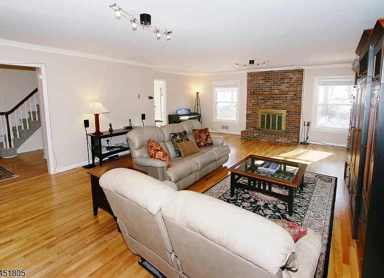 114 Mountain Ave — Photo 4
