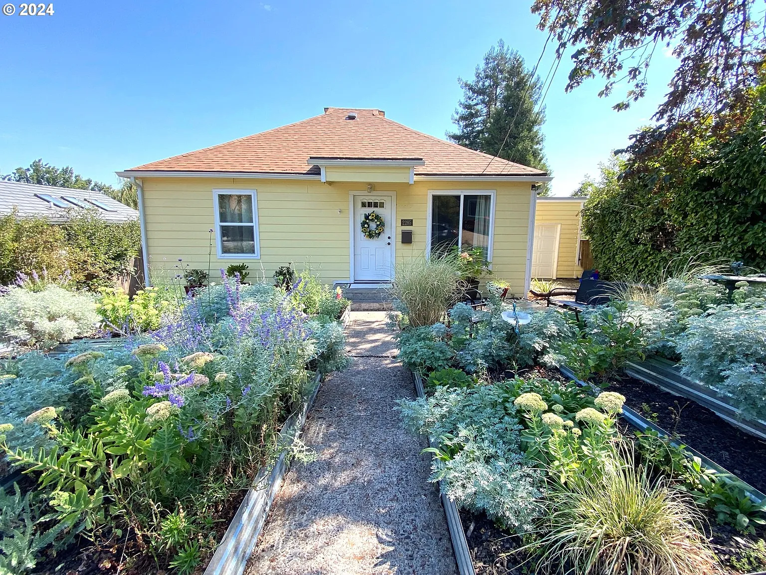 2285 Grant St photo 1