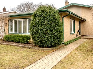 1362 Phoenix Dr, Des Plaines, IL 60018