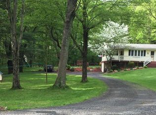 1717 Midnight Ln, Stroudsburg, PA 18360