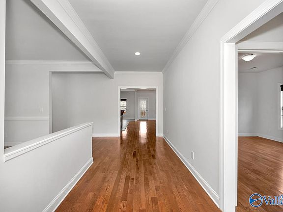 5th image of 105 Kelsey Dr