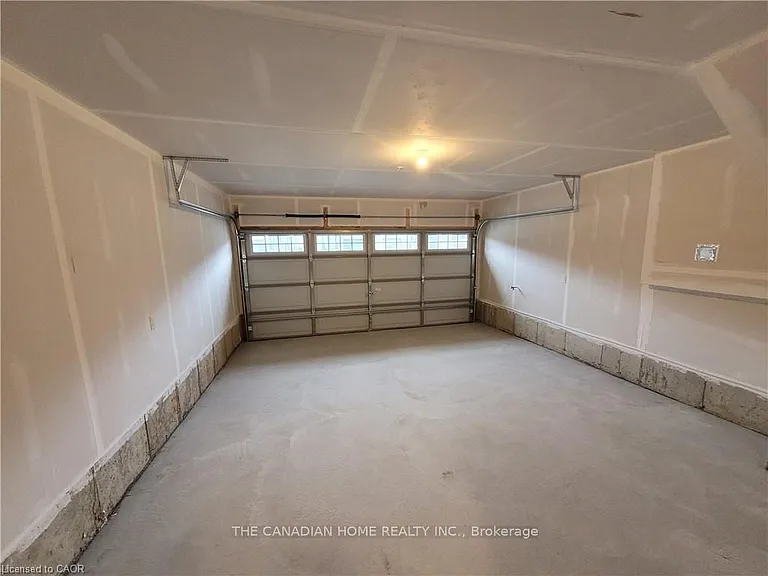 232 Wilmot Rd — Photo 27