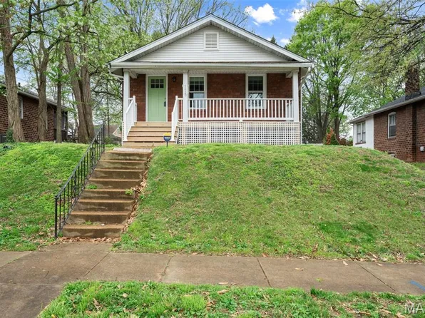 7420 Richmond Pl, Saint Louis, MO 63143