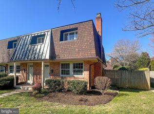 411 Hampton Ct, Falls Church, VA 22046