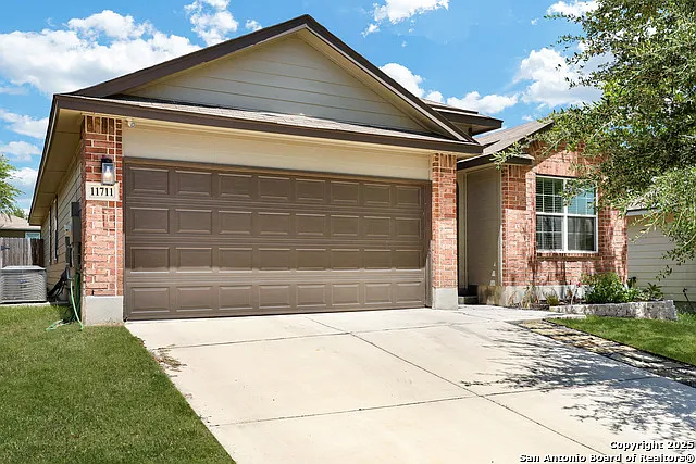3 bed, 2.0 bath, 1653 sqft, $1,850 — Photo 1
