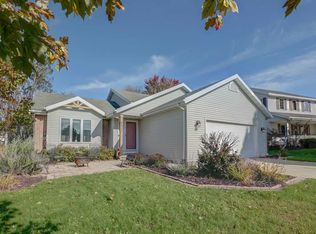 8422 Shale Dr, Madison, WI 53719