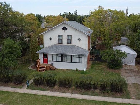 2nd image of 210 S 4th Ave E