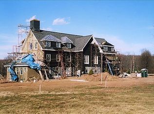 140 Pine Ln, Newtown, PA