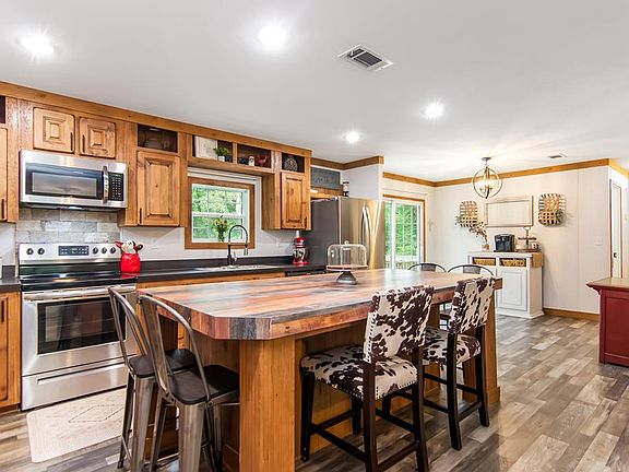 3rd image of 306 Cripple Creek Ln