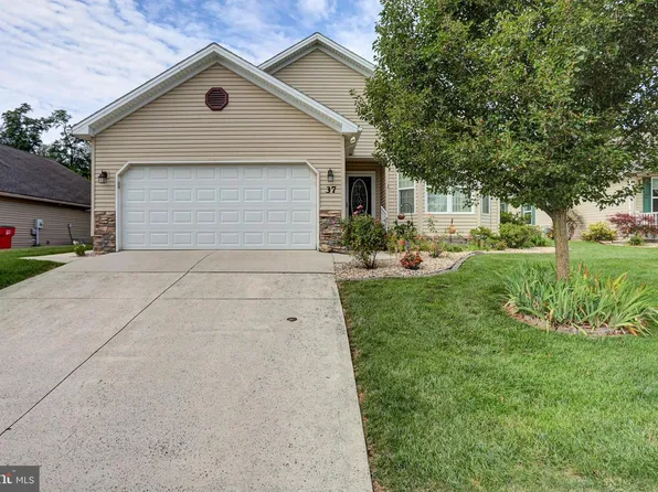 37 Colonial Ct, Shippensburg, PA 17257