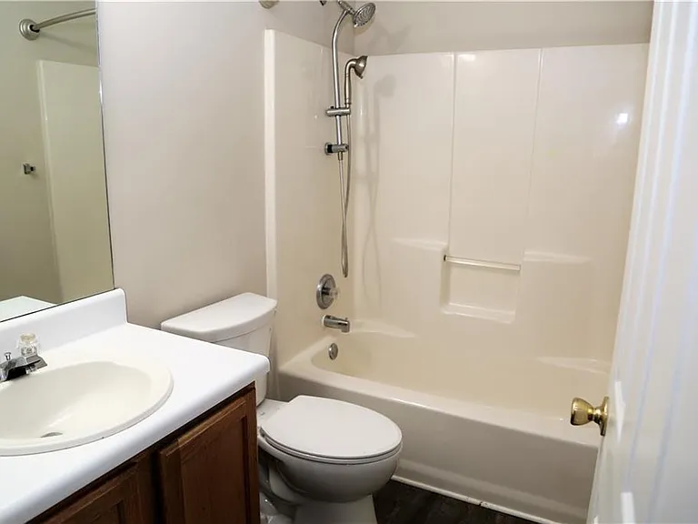 514 Carrington Ct — Photo 11