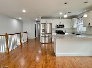 302 S 6th St APT 2, Newark, NJ 07103