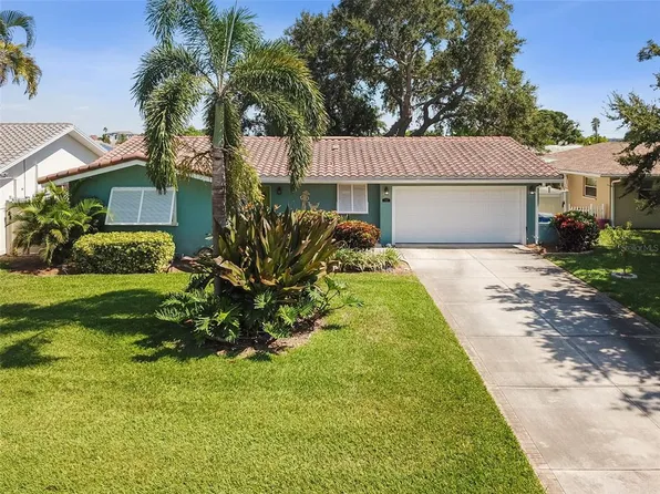 715 Capri Blvd, Treasure Island, FL 33706