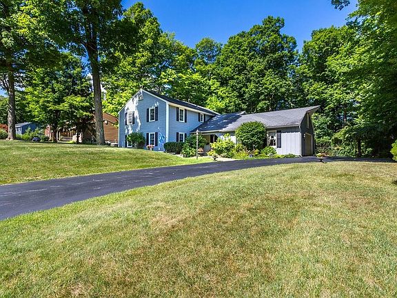 2nd image of 224 Windcrest Dr