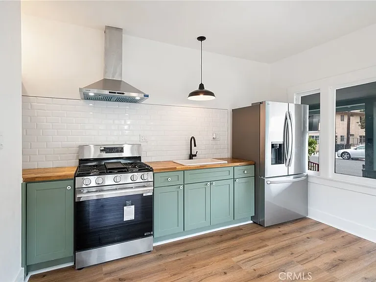 332 N Daisy Ave — Photo 10