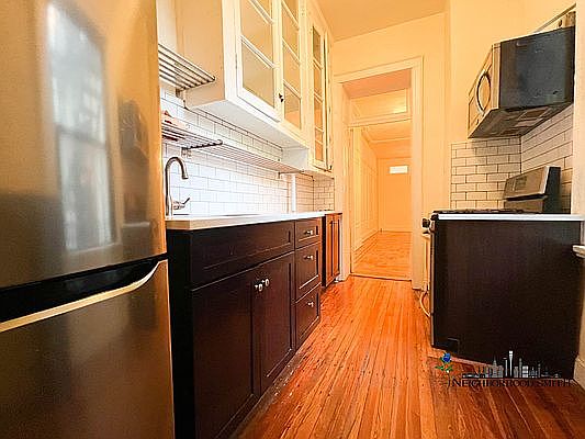 2nd image of 316 Jefferson Ave APT 3