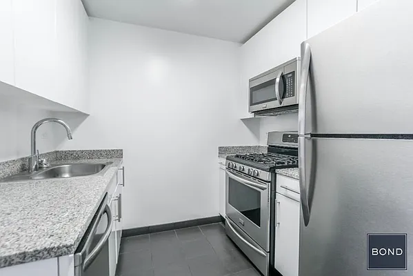 Rented by Bond New York | media 22