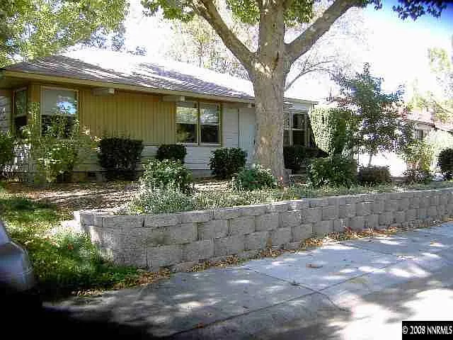 825 Lodge Ave photo 1