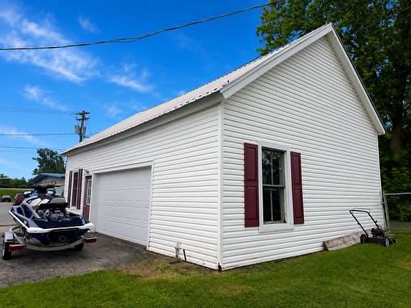 3rd image of 1235 State St