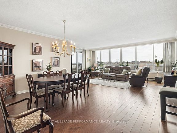 5th image of 1480 Riverside Dr #905