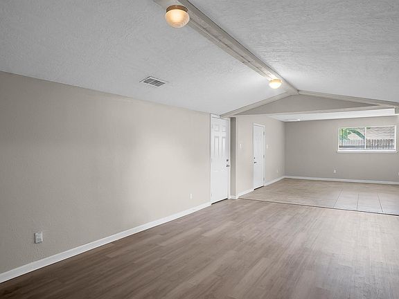 5th image of 5404 Lorraine Dr