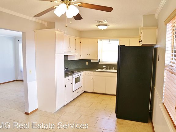 5th image of 504 Mimosa Dr