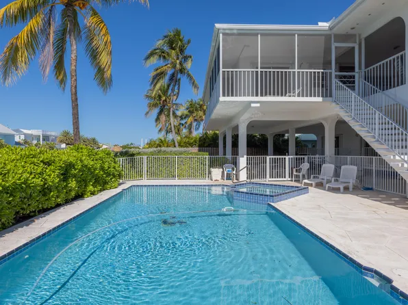 241 12th St, Key Colony Beach, FL 33051