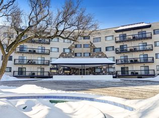 6700 S Brainard Ave APT 101, Countryside, IL 60525