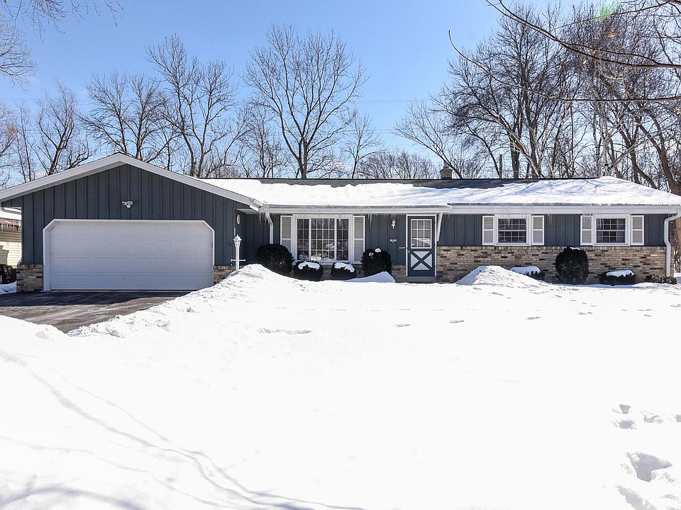 1st image of 12055 W Diane Dr