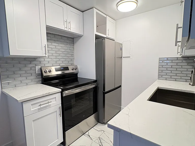 2345 Minor Ave E #9 — Photo 6