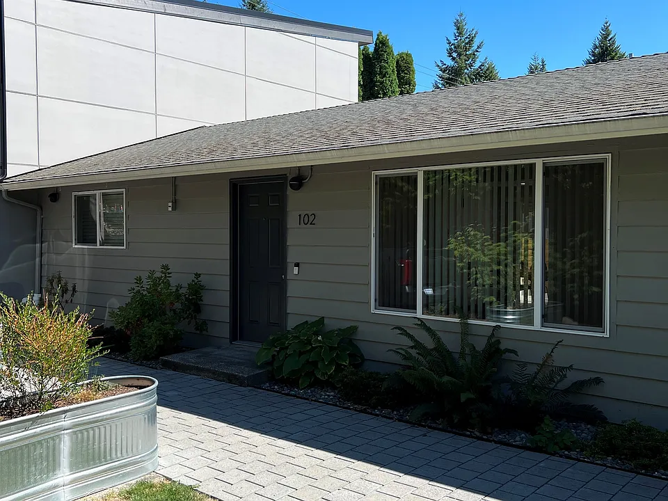 15615 8th Ave SW #102