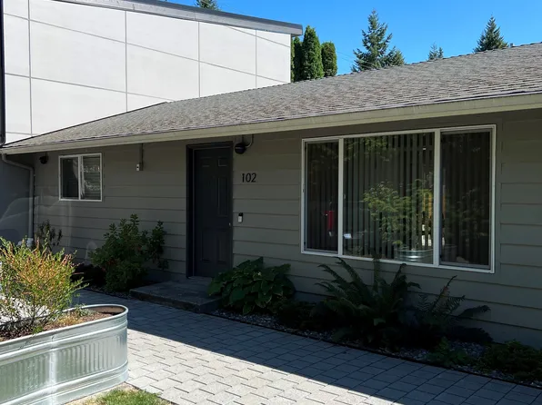 15615 8th Ave SW Unit 102, Seattle, WA 98166